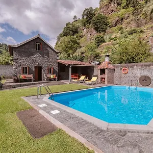 Hébergement de vacances Casa Da Pedra By Amazing Madeira, Santana (Madeira)